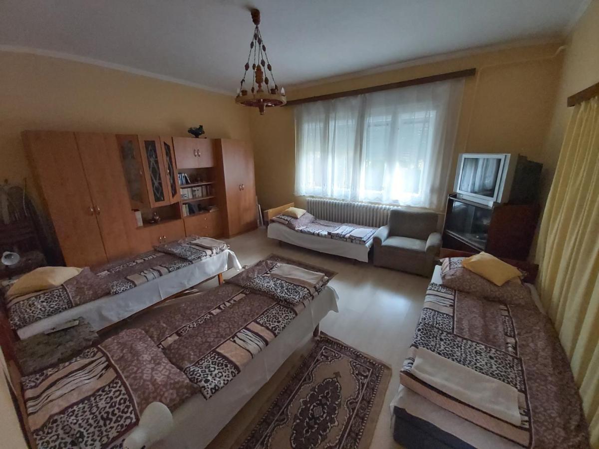 Var-Lak Vendeghaz Szendro ภายนอก รูปภาพ
