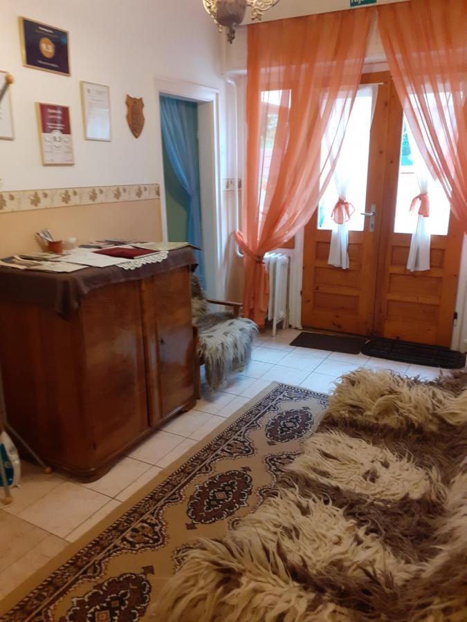 Var-Lak Vendeghaz Szendro ภายนอก รูปภาพ